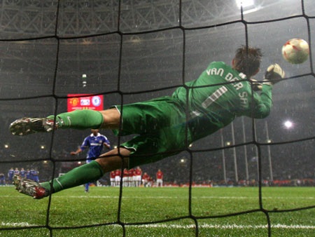 Những huyền thoại vĩ đại nhất 20 năm lịch sử Champions League (P2) - 11 Edwin van der Sar: