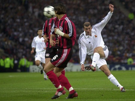 Những huyền thoại vĩ đại nhất 20 năm lịch sử Champions League (P2) - 15 Zinedine Zidane: