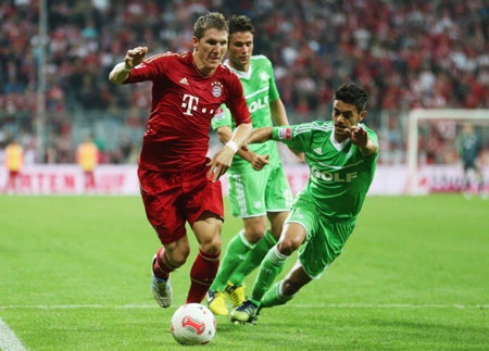Hủy diệt Wolfsburg, Bayern Munich thắng trận thứ 7 liên tiếp - 3 Schweinsteiger dù có được một bàn thắng những cũng hai lần đưa bóng đi trúng khung gỗ