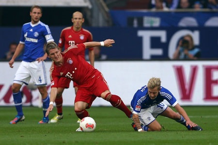 Bayern Munich hạ sát Schalke 04 ngay tại Gelsenkirchen - 2 Bayern kiểm soát hoàn toàn thế trận với thủ lĩnh Schweinsteiger ở tuyến giữa