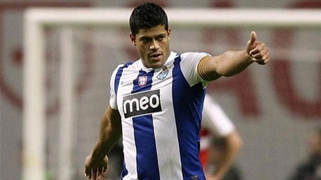 Làm giàu từ bán cầu thủ: Arsenal còn phải học Porto - 1 Hulk