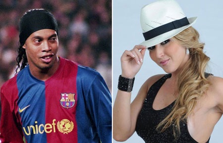 Ronaldinho “tán gái” bằng facebook - 2 Khả năng “sát gái” của Ronaldinho vẫn rất đáng gờm