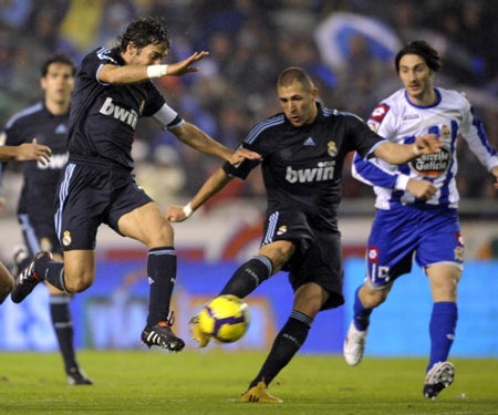 Benzema sẽ lại tỏa sáng trước Deportivo