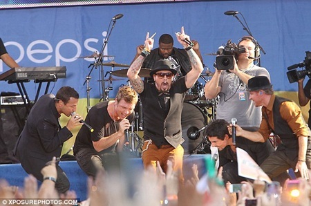 5 chàng trai đã thể hiện lại các ca khúc kinh điển đã làm nên tên tuổi của họ