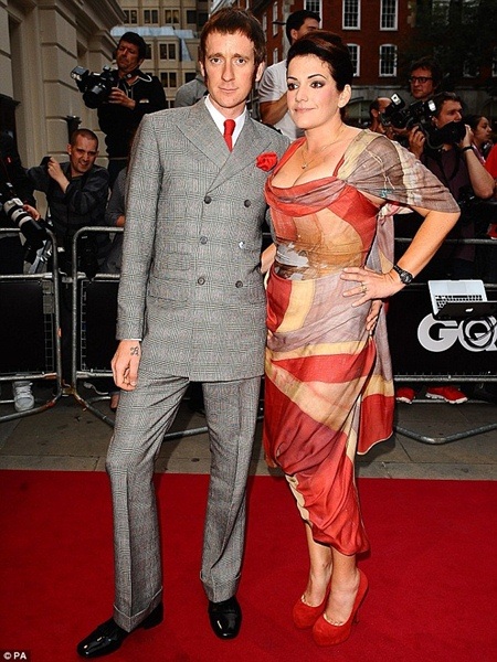 ĐT Olympic Anh thắng lớn tại lễ trao giải Men Of The Year - 3 VĐV Bradley Wiggins xuất hiện cùng vợ Catherine tại lễ trao giải
