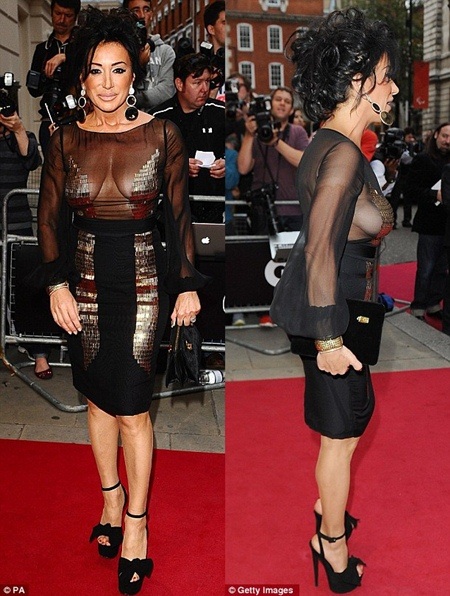 Jessie J gợi cảm không ngờ tại lễ trao giải Người đàn ông của năm - 9 Trong khi đó, Nancy Dell’Olio lại bị
chê bai với trang phục “hở trước hở sau” này