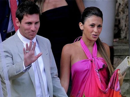 Messi lên chức bố ở tuổi 25