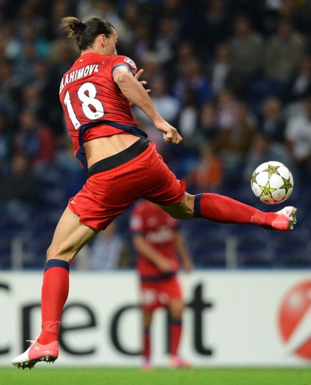 “Gã nhà giàu” PSG gục ngã trước Porto - 2 Điểm sáng duy nhất của PSG chính là pha dứt điểm ngẫu hứng của ngôi sao Ibrahimovic