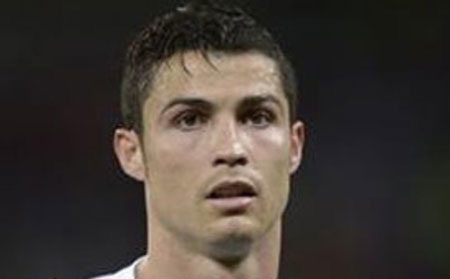 “Bộ sưu tập” kiểu tóc của Cristiano Ronaldo - 8 Ngọc Trung