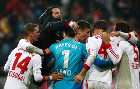 Leverkusen cắt đứt mạch trận thắng kỷ lục của Bayern Munich - 3 Leverkusen có được chiến thắng sau 23 năm chờ đợi