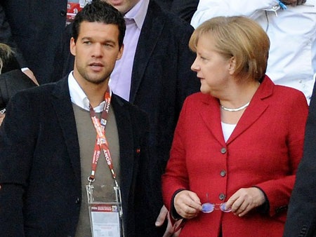 Sự nghiệp của “ông vua về nhì” Michael Ballack - 19 Thực ra thủ quân của