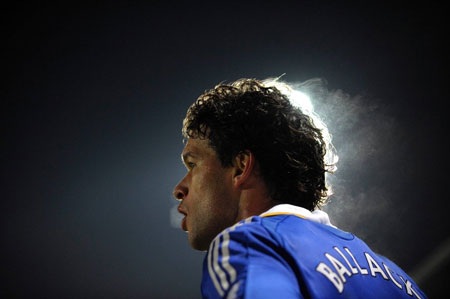Sự nghiệp của “ông vua về nhì” Michael Ballack - 21 Thực ra thủ quân của