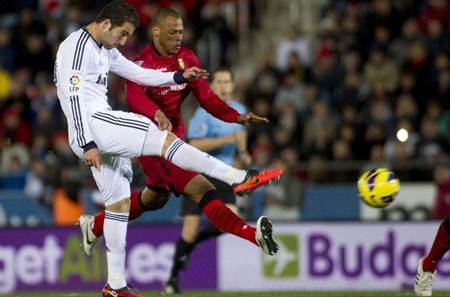 Những khoảnh khắc ấn tượng vòng 9 La Liga - 8 Hai tân binh “lạ mà quen” của La Liga là Celta Vigo và Deportivo cầm chân nhau với tỉ số 1-1.