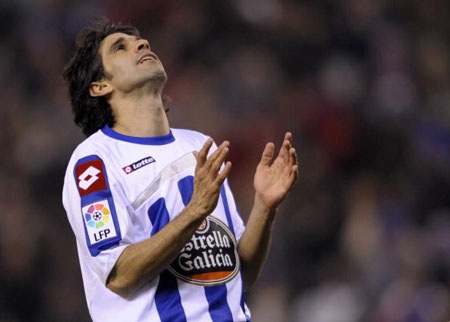 Deportivo - Barcelona: Hoài niệm đẹp về Riazor - 1 Lão tướng Valeron vẫn phải cày ải dù đã bước sang tuổi 37
