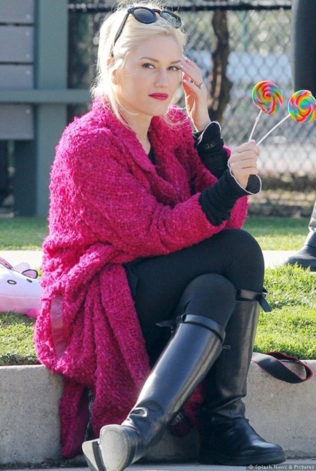 Gwen Stefani trẻ trung không ngờ trong sinh nhật tuổi 43 - 9 Dù đã bước qua tuổi 40, nhưng Gwen Stefani vẫn luôn phong cách và sôi nổi như mới ngoài 20