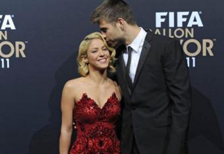Thực hư những scandal tình ái làng thể thao năm qua - 1 Cầu thủ Gerard Pique và ca sĩ Shakira