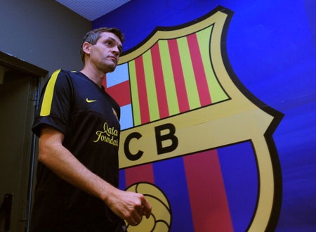 Chiến lược của Tito Vilanova: Những mũi khoan từ hàng thủ - 1 Vilanova chấp nhận chơi “con dao hai lưỡi” và đến hiện tại vẫn đang rất thành công
