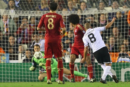 Chia điểm, Valencia và Bayern Munich dắt tay nhau đi tiếp - 2 Đội khách được chơi hơn người nhưng lại thể hiện một lối chơi thiếu sinh khí