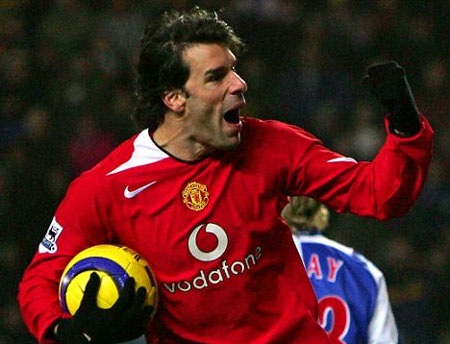 Q - Quini: Đã có 5 cầu thủ từng khoác áo Barcelona giành danh hiệu