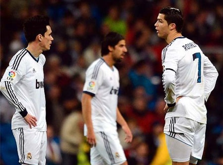 Nhìn lại trận hòa muối mặt của Real Madrid ngay trên Bernabeu - 6 Nhìn lại trận hòa muối mặt của Real Madrid ngay trên Bernabeu