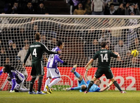 Real Madrid "hay chết" từ những tình huống cố định - 1 Phân nửa số bàn thua của Real Madrid đến sau những tình huống cố định
