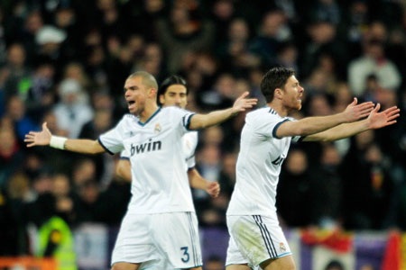 Cái tôi quá lớn của Mourinho khiến xung đột liên tục diễn ra tại Bernabeu