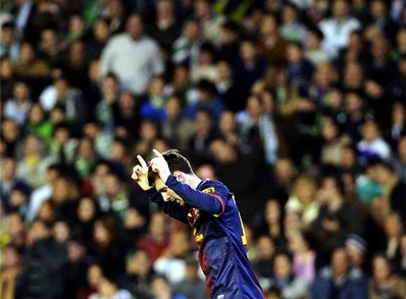 Nhìn lại những khoảnh khắc Messi viết lại lịch sử bóng đá - 9 Pha solo ngoạn mục trước khi tung cú dứt điểm hiểm hóc mở tỉ số trận đấu của