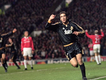 Những cảm xúc bất tận từ cặp đấu MU-Real Madrid - 2 Raul từng là hung thần của MU trong thời kỳ đỉnh cao