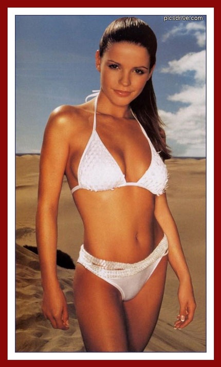 10 CĐV nữ quyến rũ nhất năm 2012 - 2 Tanya Robinson - CĐV Wigan Athletic