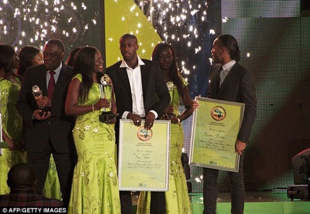 Yaya Toure giành danh hiệu Cầu thủ xuất sắc nhất châu Phi - 4 Yaya Toure và Drogba chia sẻ hai vị trí dẫn đầu danh sách cầu thủ xuất sắc nhất châu Phi 2012