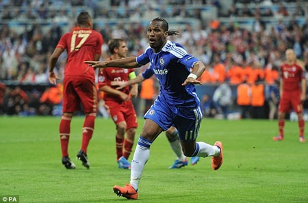 Yaya Toure giành danh hiệu Cầu thủ xuất sắc nhất châu Phi - 8 Didier Drogba, người hùng của Chelsea