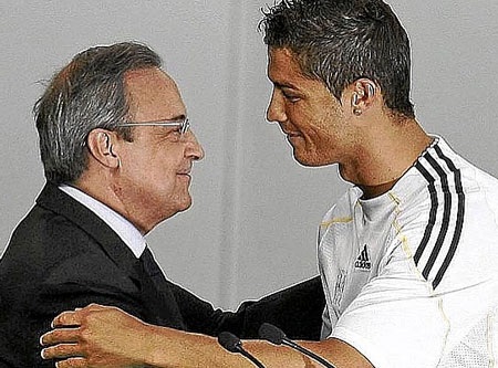 Để giữ chân C.Ronaldo: Không chỉ chuyện lương bổng - 1 Perez giữ chân được C.Ronaldo thì gần như chắc chắn giữ được chiếc ghế chủ tịch