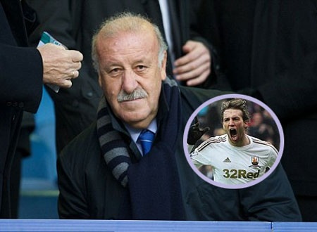 Del Bosque lặn lội sang Anh để đánh giá tài năng Michu - 1 Có vẻ như Del Bosque đang nhắm Michu vào vị trí trung phong số một của