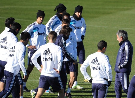 Real Madrid - Real Sociedad: “Kền kền trắng” thức tỉnh? - 1 Thầy trò Mourinho cần một chiến thắng để lên dây cót tinh thần cho năm mới