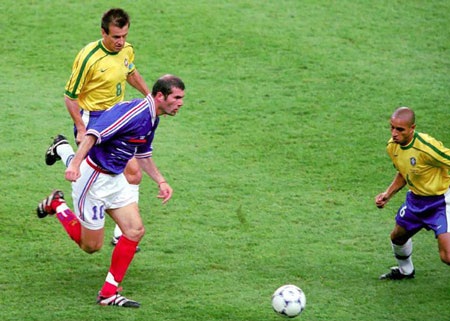Zinedine Zidane: Năm 1998 chứng kiến nước Pháp có một vị vua mới, người đưa