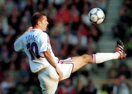 Zinedine Zidane: Năm 1998 chứng kiến nước Pháp có một vị vua mới, người đưa