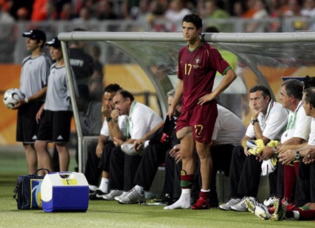 28 khoảnh khắc đáng nhớ cho sinh nhật thứ 28 của C.Ronaldo - 12 28 khoảnh khắc đáng nhớ cho sinh nhật thứ 28 của C.Ronaldo