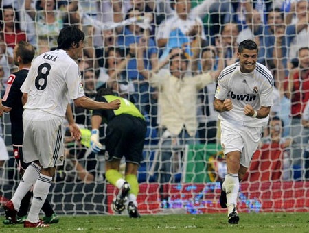 28 khoảnh khắc đáng nhớ cho sinh nhật thứ 28 của C.Ronaldo (P2) - 3 28 khoảnh khắc đáng nhớ cho sinh nhật thứ 28 của C.Ronaldo (P2)