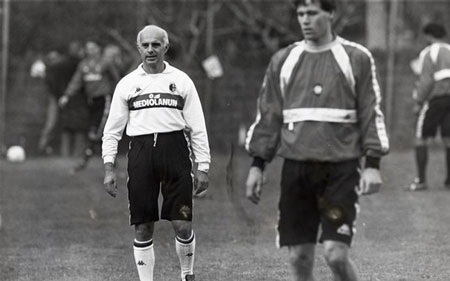 Những thế hệ thay đổi lịch sử bóng đá - 2 AC Milan những năm cuối thập niên 80 và đầu 90 của Sacchi