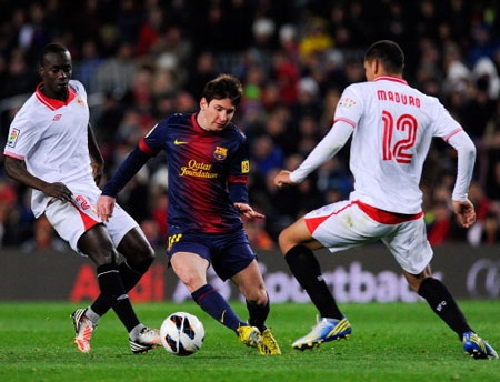 Barcelona: Vén mây mù để thấy trời xanh - 1 Trận đấu với Sevilla diễn ra với một kịch bản hoàn toàn tương tự tại San Siro