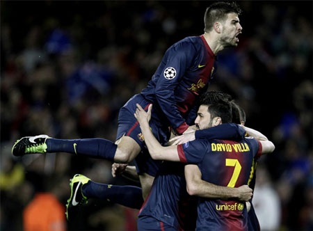 Hơn 90 ngàn chỗ ngồi của sân Nou Camp đã được lấp đầy bởi những