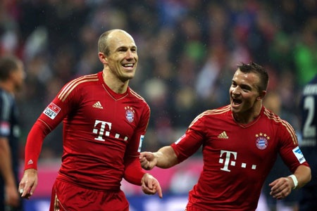 Chiêm ngưỡng lại thắng lợi “9 sao” của Bayern Munich - 9 Đội phó Schweinsteiger góp vui với bàn thắng nhân đôi cách biệt với một cú đánh đầu dũng mãnh.