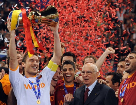 Francesco Totti: 20 năm một huyền thoại, một tình yêu bất diệt - 4 Francesco Totti: 20 năm một huyền thoại, một tình yêu bất diệt