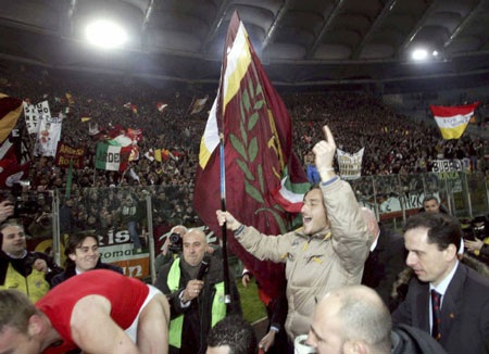Francesco Totti: 20 năm một huyền thoại, một tình yêu bất diệt - 8 Francesco Totti: 20 năm một huyền thoại, một tình yêu bất diệt