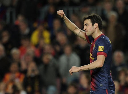 Các culé thể hiện sự phẩn nộ trên sân Nou Camp