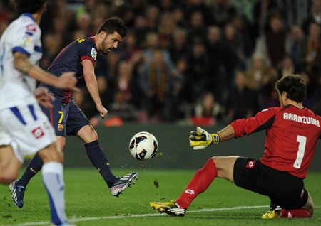 Các culé thể hiện sự phẩn nộ trên sân Nou Camp