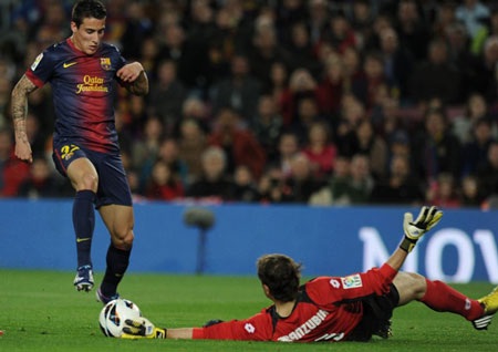 Hết Villa đến lượt Tello bỏ lỡ những cơ hội ngon ăn.