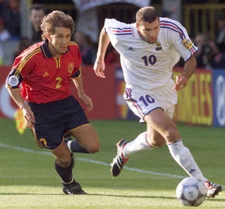 Trước cuộc chiến Pháp - Tây Ban Nha: “Áo lam” cần lắm một Zidane - 1 Đôi chân ma thuật của Zidane từng là nỗi ám ảnh đối với người Tây Ban Nha