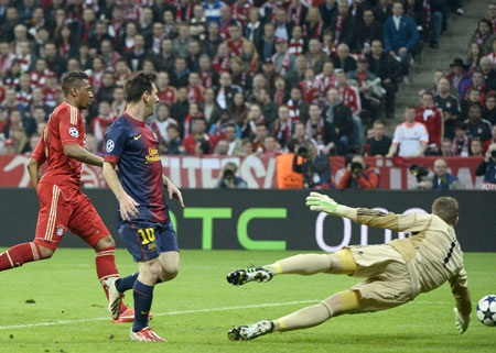 Những khoảnh khắc tiki-taka sụp đổ tại Allianz Arena - 14 Thomas Muller khai màn bữa tiệc bàn thắng đầy cảm xúc cho Bayern Munich.
