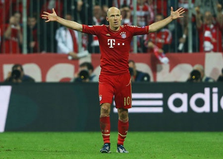 Những khoảnh khắc tiki-taka sụp đổ tại Allianz Arena - 16 Khi Robben thăng hoa, dường như nhiệm vụ ngăn chặn tiền vệ người Hà Lan là không thể.